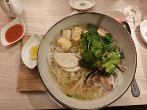 Pho at Mây Bay in Vincennes