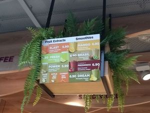 Healthy fruit mix shakes at NAP - Natoo - T1 in Naples