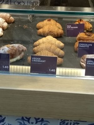 Vegan croissant for 1,40euros. Doesn't look good compared to the other (non vegan) items they have at NAP - Natoo - T1 in Naples