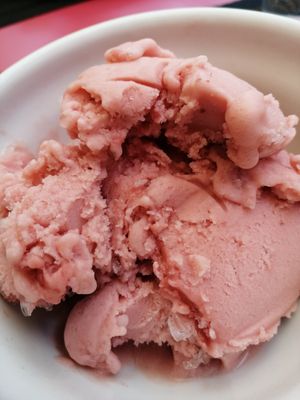 Helado de fresa. at Carmen in Organya