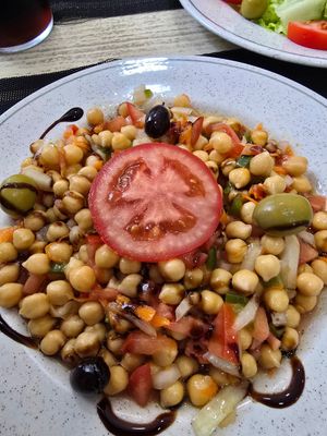 Entree: Chick peas at Carmen in Organya