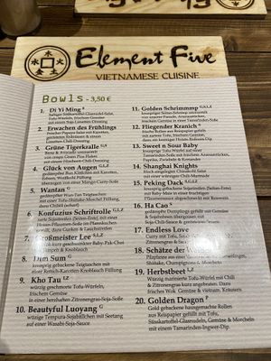 Bowls menu at Element Five in Berlin