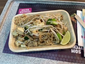 Pad Thai without egg  at Som Kitchen in Vienna