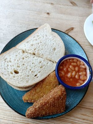 "Sausage" butty with hash browns and beans at Lounges - Rococo Lounge in Aylesbury