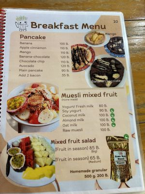 Menu  at Da's Home Bakery in Chiang Mai