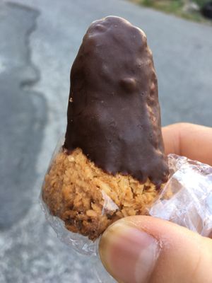I got a chocolate coconut macaroon at Da's Home Bakery in Chiang Mai