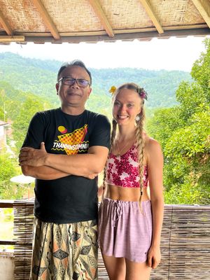 Got to meet Budi, the creator of this organic and fairtrade café (which is owned and run by women) ☺️  at Eco Cafe 2 in Banjar