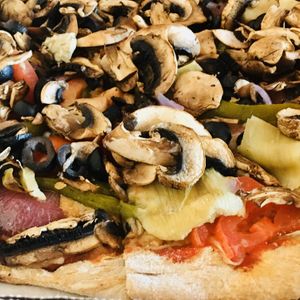 Pizza al horno de leña at 450 Grados in Hermosillo