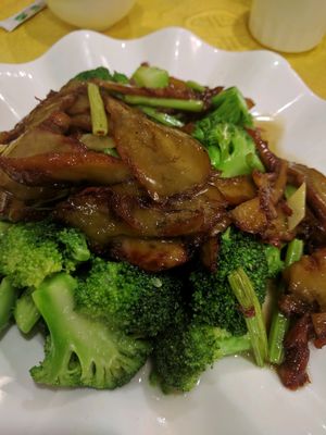 Broccoli and pork at Fo You Yuan Vegetarian 佛有缘素食馆 in Guangzhou