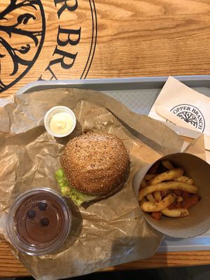 Burger meal (large) at Copper Branch - Frères Orban in Brussels