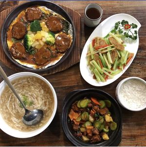 My diner selection  at Zhong Yong Vegetarian in Guangzhou