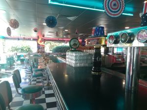 Counter at Tommy's Diner in Labege