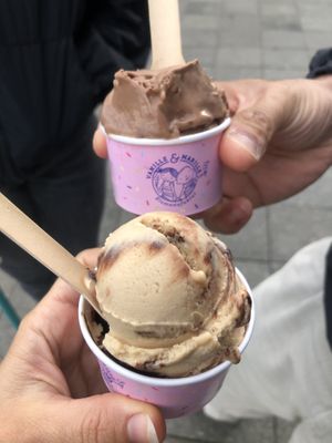 coconut-chocolate and peanut-chocolate ice cream (2,20€ each)  at Vanille & Marille in Berlin