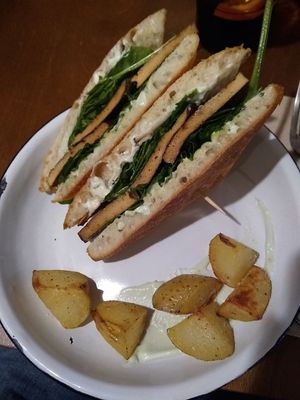 Bocata de salsa de wasabo i seità at La Camarada in Barcelona