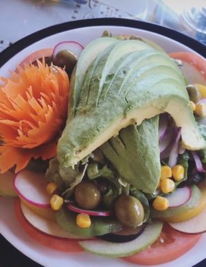 Ensalada de fruta, deliciosa.
 at Joapira in El Hierro