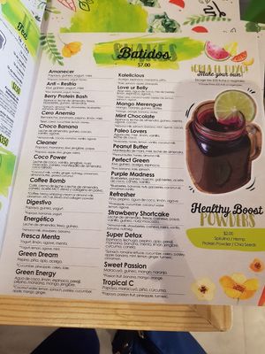 Drinks at We Fresh in Panama City