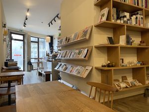 Bücher  at Manna Porto in Porto