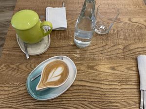 Gutes Frühstück  at Manna Porto in Porto