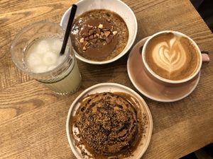 Pancake and porridge    at Manna Porto in Porto