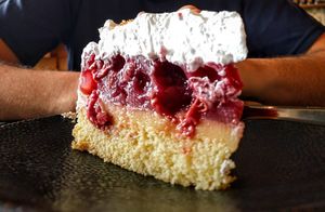 Piece of cake at Dankbar Kaffee in Leipzig