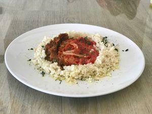 Arroz con ratatouille y especias para equilibrar Vata at VeGaia - La Abuela Vegana in Alpedrete