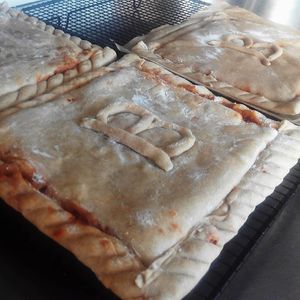 Empanada artesanal de harinas santiguas con relleno 100 × 100 artesanal at VeGaia - La Abuela Vegana in Alpedrete