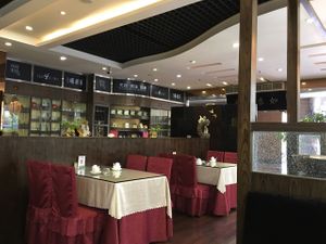 interior clean ambiance  at Tian Chu Vegetarian in Shenzhen