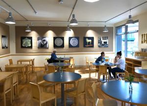 Sunny views across the Oxford Canal at Tom's Diner in Banbury