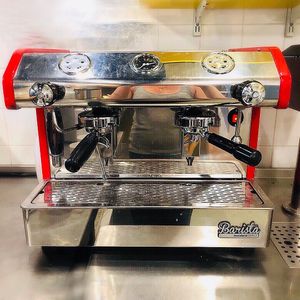 We serve delicious single origin coffee from our fab suppliers New Ground Coffee based in Oxford! They are a Social Entreprise too- good for us, good for the planet 😊 at Tom's Diner in Banbury