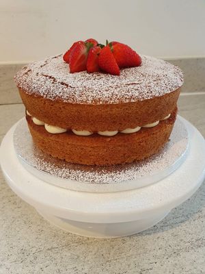 Victoria Sponge at Tom's Diner in Banbury