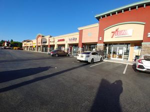 Front and parking at 7 Leaves Cafe - Saratoga Ave in San Jose