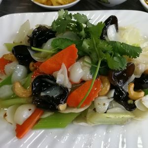 Lily bulbs with vegetables and cashews  at Lotus Vegetarian in Chaozhou