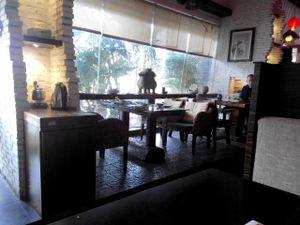 the restaurant at Shan Ding Dong Ren - Caveman Vegetarian Teahouse in Dongguan