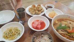 Vegan Jjampong and mandu at Hae Tteuneun in Gwangju