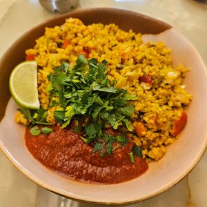Tajin Süßkartoffel Bulgur Bowl mit Tomato Dip at Karma Food - Neustiftgasse in Vienna