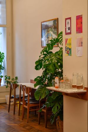 Have a seat to enjoy your lunch or go for take-away in our sustainable containers at Karma Food - Neustiftgasse in Vienna