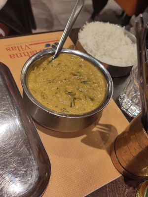 Okra curry at Krishna Vilas in Utrecht