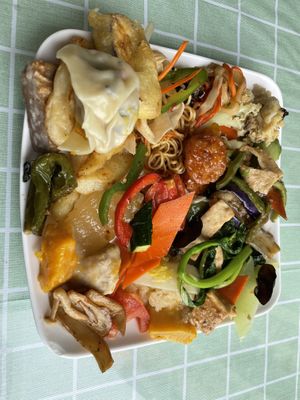 自助取餐  at Deng Pin Vegetarian in Huizhou