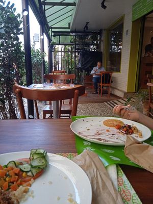 Mesas exteriores at Bardana Cozinha Natural in Rio De Janeiro