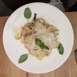 Makaron z sosem serowym at Bo No Bo Vegan in Olsztyn