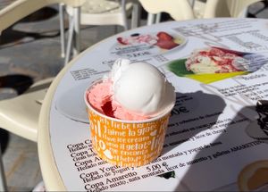 Lemon & strawberry  at Heladería Italiana Chambi in Murcia