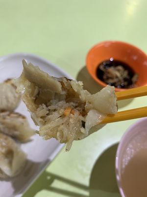 Ingredients inside Guo Tie  at Yu Long Vegetarian - 玉龙素食 in Central Singapore
