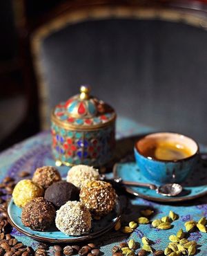 Raw-candies&espresso at Indigo Shanti-Cafe in Uzhhorod