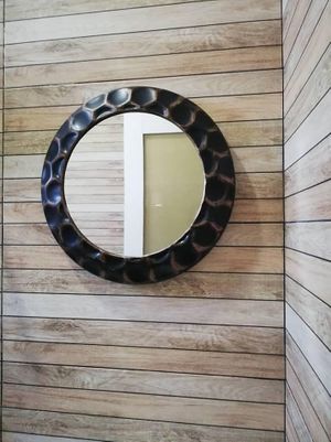 bathroom mirror at Nature Vegetarian Guest House in Malacca