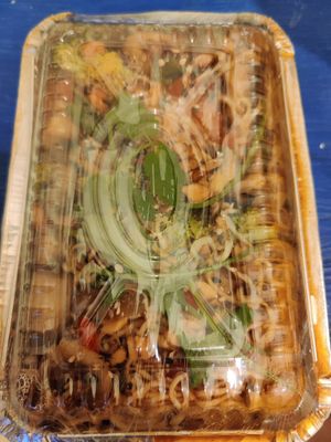 Pasta with Champignons and vegetables to go at Casa Dumplings in Valparaiso