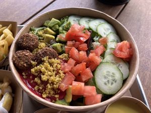 Rainbow Bowl mit Agave Senf Dressing  at Frittenwerk - Bergstraße in Hamburg