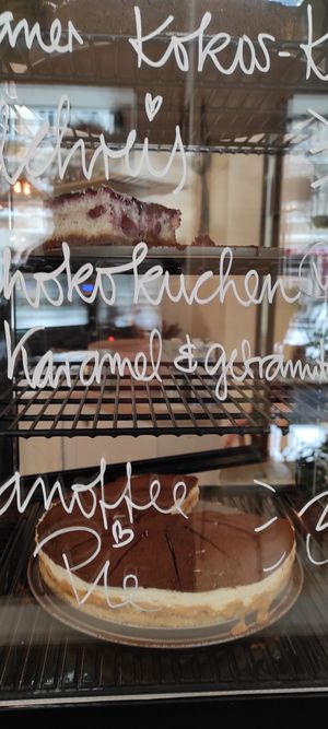 Kuchentheke at Roots in Leipzig