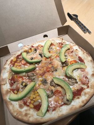 “Loco” vegetarian pizza with vegan cheese at @homePizza in Gerrards Cross