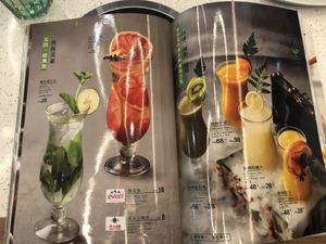 Menu at Hey Vegetarian in Shenzhen