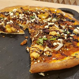 Italiano Pizza. I wish they had used soy crumble instead of little seeds for the meaty part at Down 2 Earth in Langley